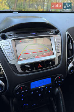 Внедорожник / Кроссовер Hyundai ix35 2012 в 