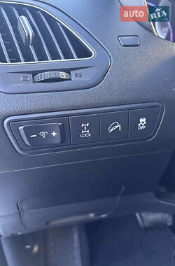 Внедорожник / Кроссовер Hyundai ix35 2013 в 