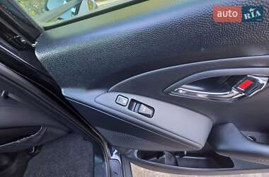 Внедорожник / Кроссовер Hyundai ix35 2013 в 