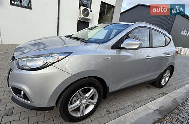 Внедорожник / Кроссовер Hyundai ix35 2010 в 