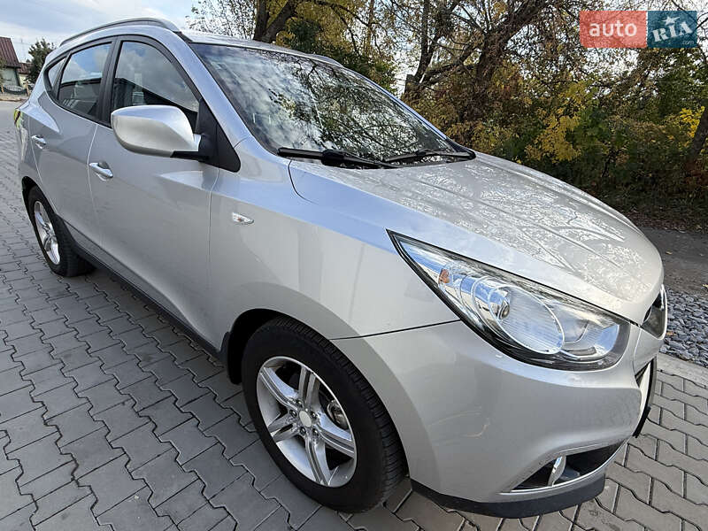 Позашляховик / Кросовер Hyundai ix35 2010 в Млиніві