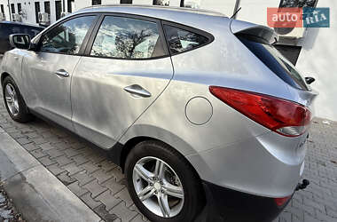 Внедорожник / Кроссовер Hyundai ix35 2010 в 