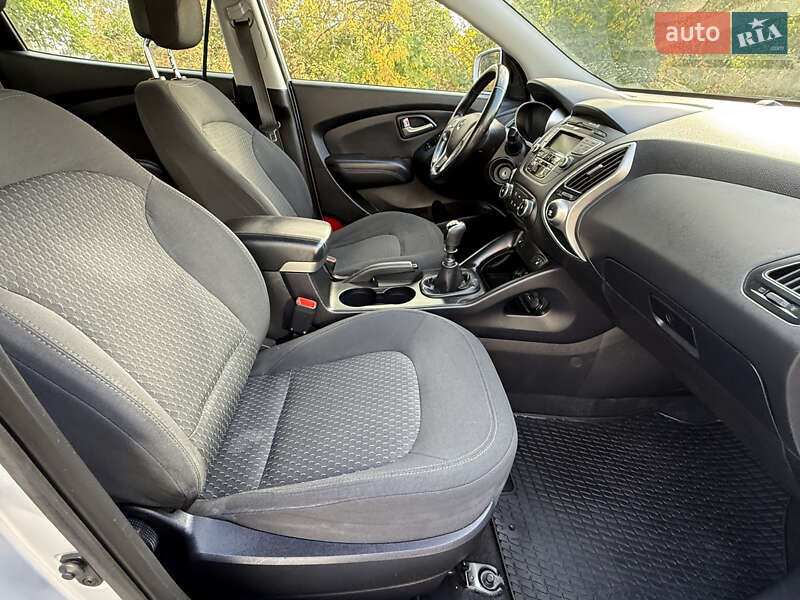 Позашляховик / Кросовер Hyundai ix35 2010 в Млиніві