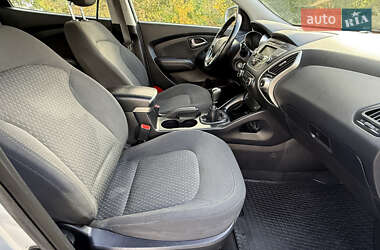 Внедорожник / Кроссовер Hyundai ix35 2010 в 