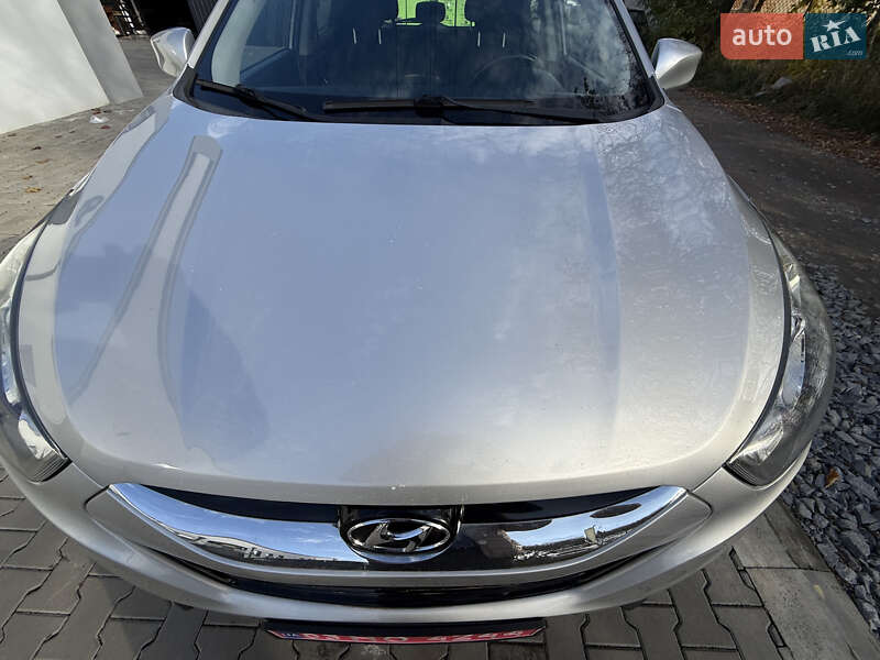 Позашляховик / Кросовер Hyundai ix35 2010 в Млиніві