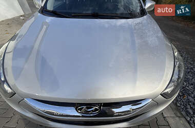 Внедорожник / Кроссовер Hyundai ix35 2010 в 