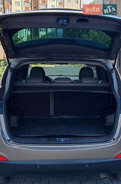 Внедорожник / Кроссовер Hyundai ix35 2013 в 