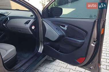 Внедорожник / Кроссовер Hyundai ix35 2013 в 