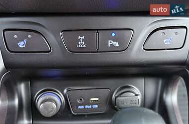Внедорожник / Кроссовер Hyundai ix35 2015 в 