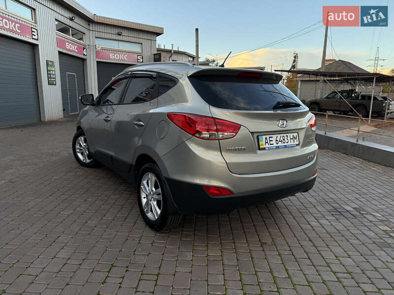 Внедорожник / Кроссовер Hyundai ix35 2010 в Кривом Роге