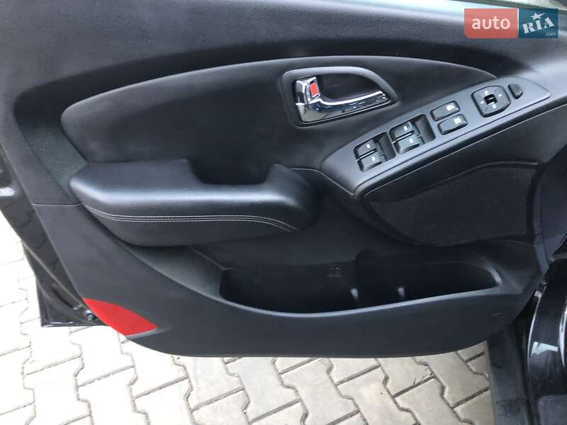 Внедорожник / Кроссовер Hyundai ix35 2011 в Луцке