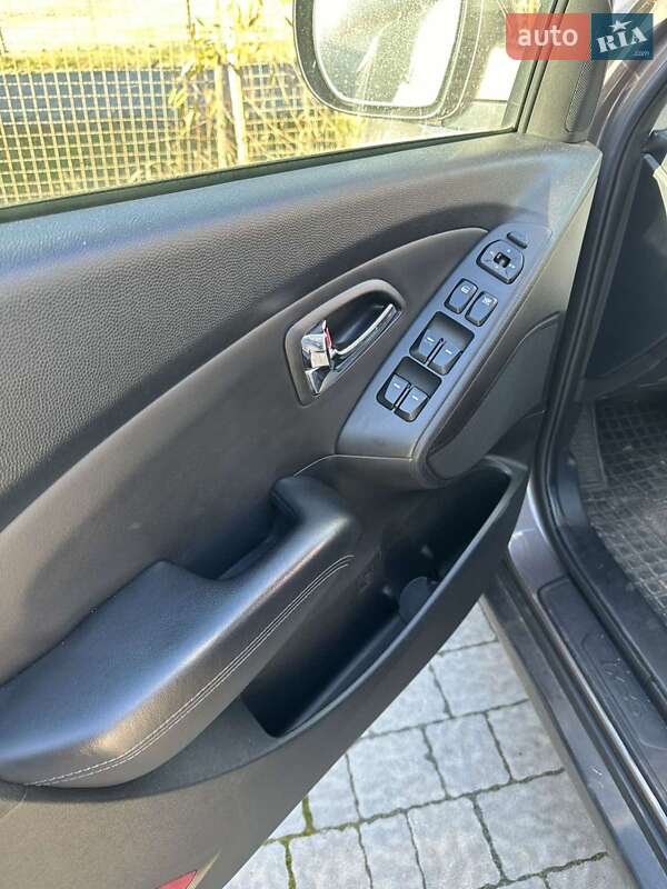 Внедорожник / Кроссовер Hyundai ix35 2013 в Трускавце фото 16 Внедорожник / Кроссовер Hyundai ix35 2013 в Трускавце
