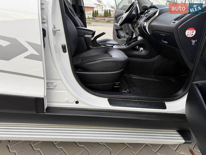 Внедорожник / Кроссовер Hyundai ix35 2012 в Черновцах фото 39 Внедорожник / Кроссовер Hyundai ix35 2012 в Черновцах