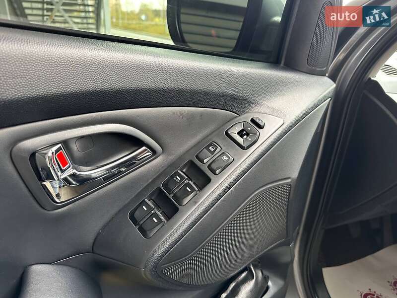 Внедорожник / Кроссовер Hyundai ix35 2012 в Киеве фото 10 Внедорожник / Кроссовер Hyundai ix35 2012 в Киеве