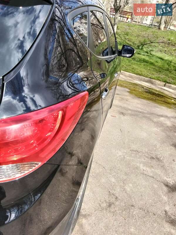 Внедорожник / Кроссовер Hyundai ix35 2012 в Харькове