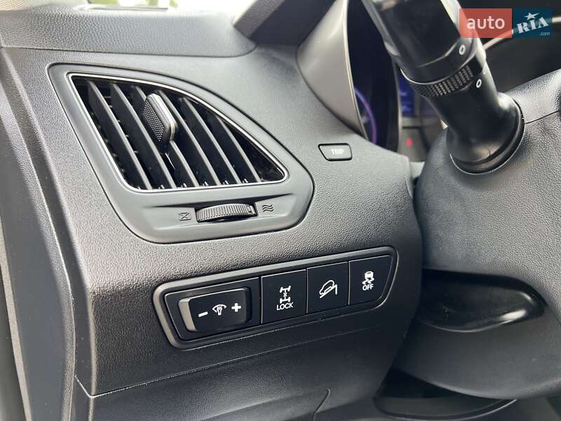 Позашляховик / Кросовер Hyundai ix35 2011 в Радивиліві