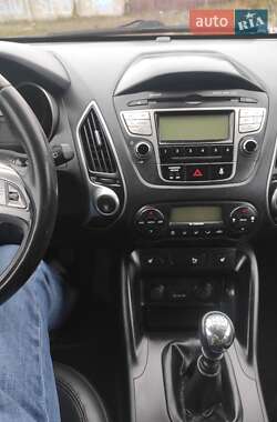 Внедорожник / Кроссовер Hyundai ix35 2010 в Полтаве