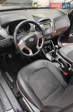 Внедорожник / Кроссовер Hyundai ix35 2010 в Полтаве