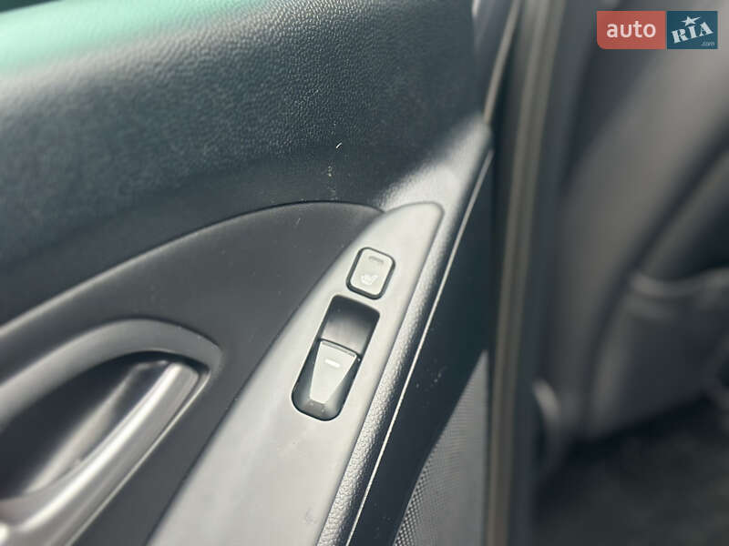 Внедорожник / Кроссовер Hyundai ix35 2011 в Дубно