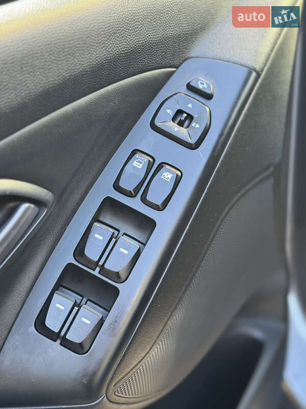 Внедорожник / Кроссовер Hyundai ix35 2014 в Ивано-Франковске