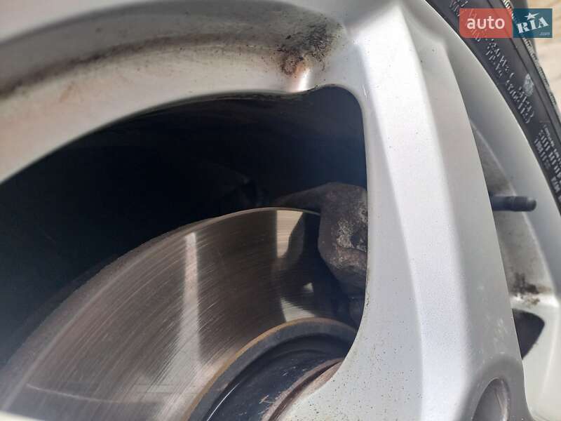 Внедорожник / Кроссовер Hyundai ix35 2010 в Конотопе