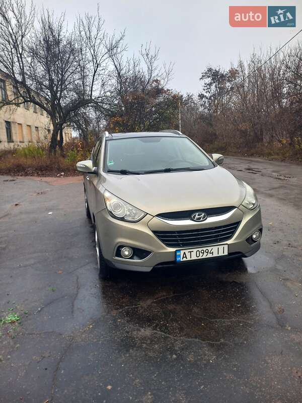 Внедорожник / Кроссовер Hyundai ix35 2010 в Конотопе