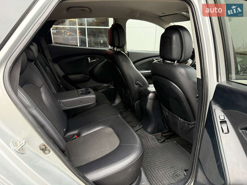 Внедорожник / Кроссовер Hyundai ix35 2010 в Киеве