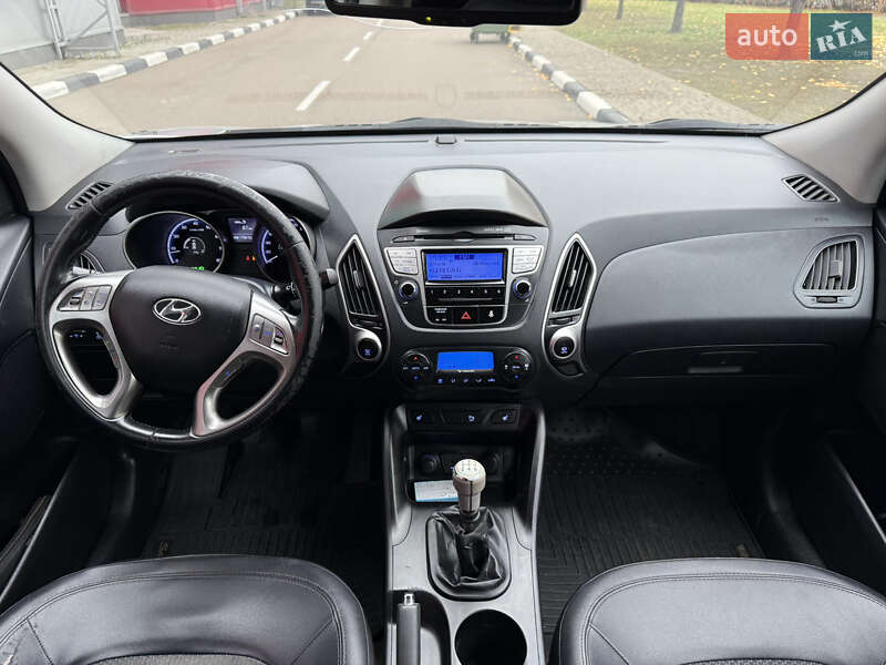 Внедорожник / Кроссовер Hyundai ix35 2010 в Киеве