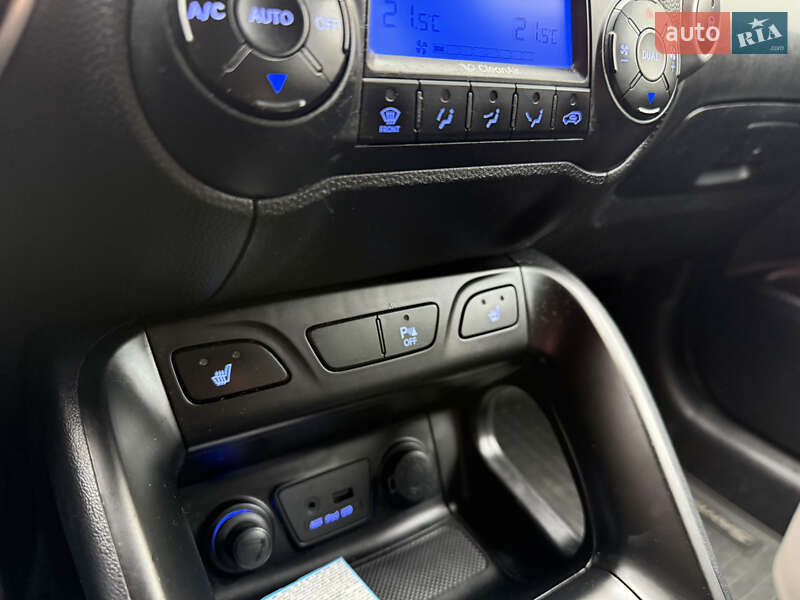 Внедорожник / Кроссовер Hyundai ix35 2010 в Киеве