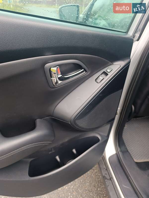 Внедорожник / Кроссовер Hyundai ix35 2012 в Киеве