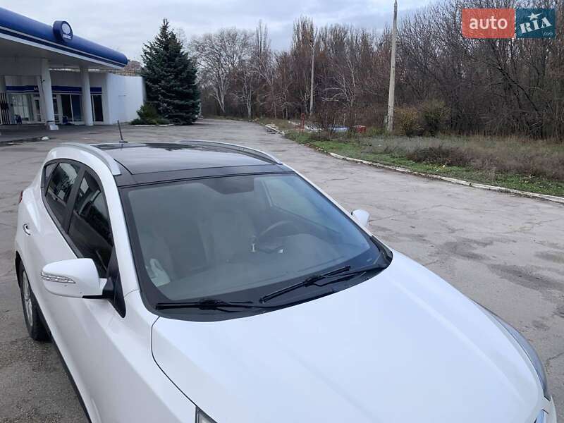 Внедорожник / Кроссовер Hyundai ix35 2012 в Каменском фото 5 Внедорожник / Кроссовер Hyundai ix35 2012 в Каменском