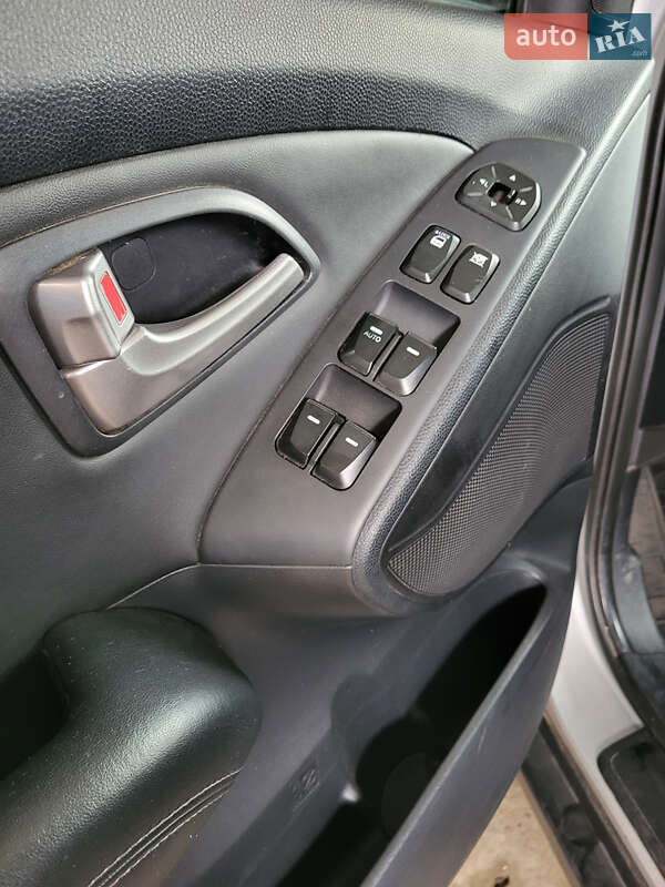 Внедорожник / Кроссовер Hyundai ix35 2011 в Никополе