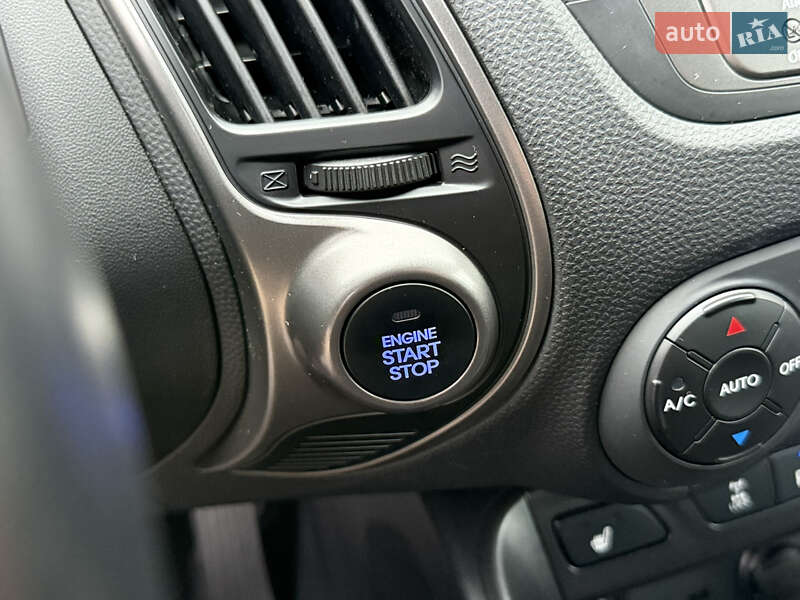 Позашляховик / Кросовер Hyundai ix35 2014 в Луцьку