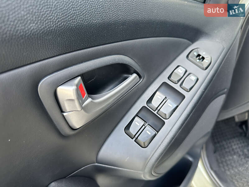 Внедорожник / Кроссовер Hyundai ix35 2011 в Львове