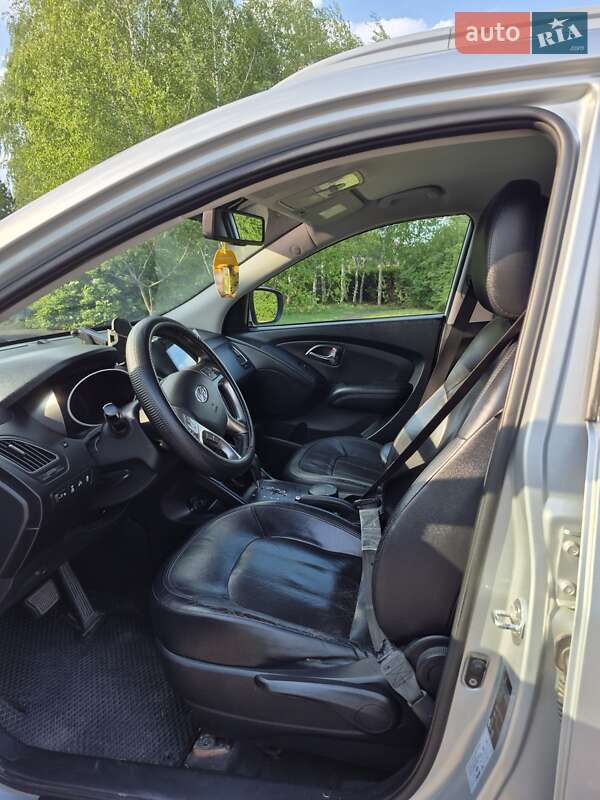 Внедорожник / Кроссовер Hyundai ix35 2010 в Полтаве