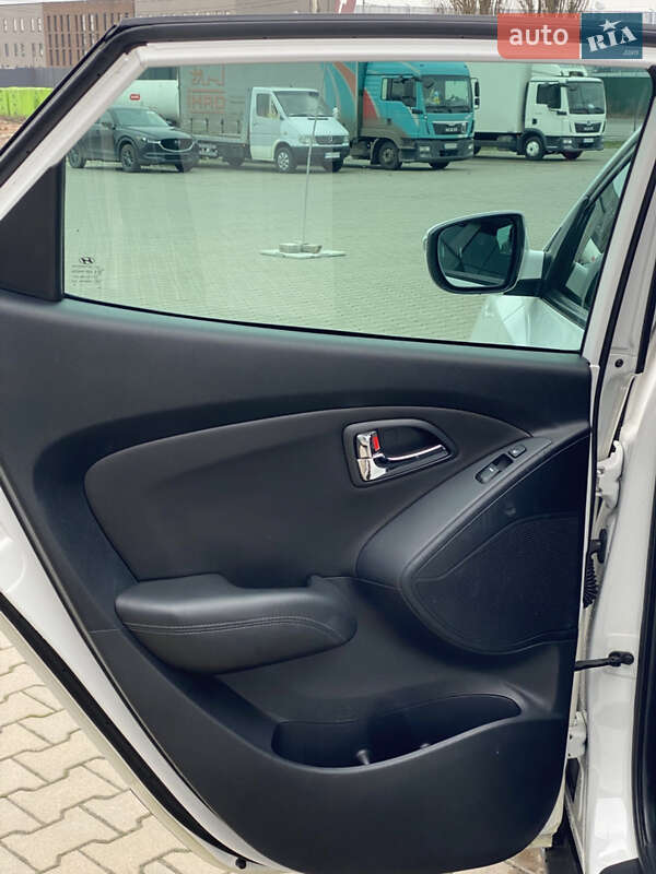 Внедорожник / Кроссовер Hyundai ix35 2011 в Киеве