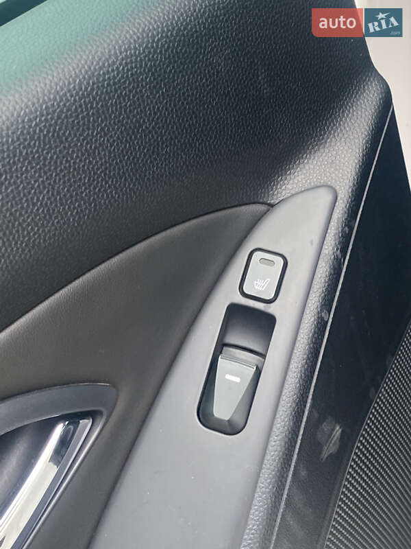 Внедорожник / Кроссовер Hyundai ix35 2011 в Киеве