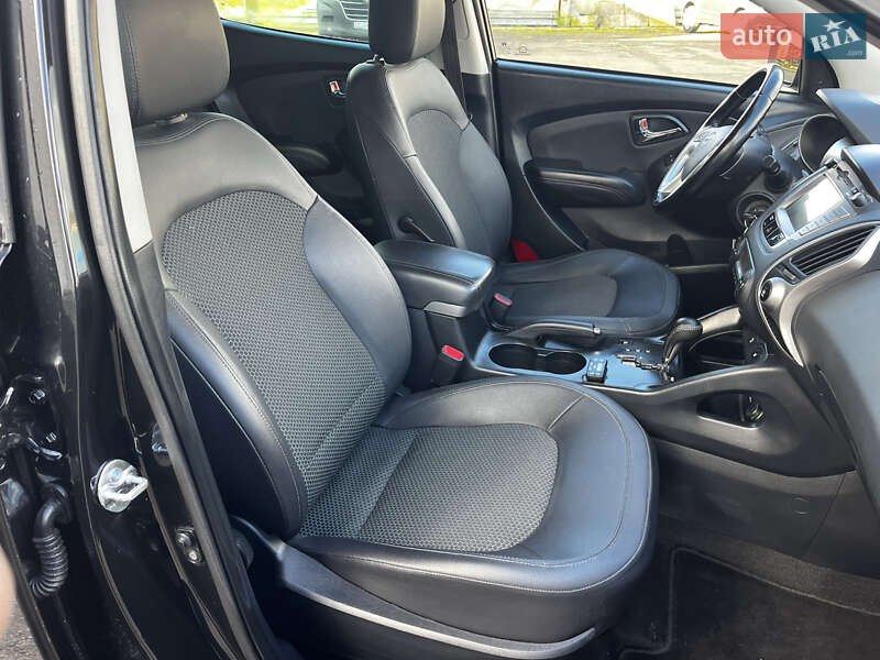 Внедорожник / Кроссовер Hyundai ix35 2010 в Луцке