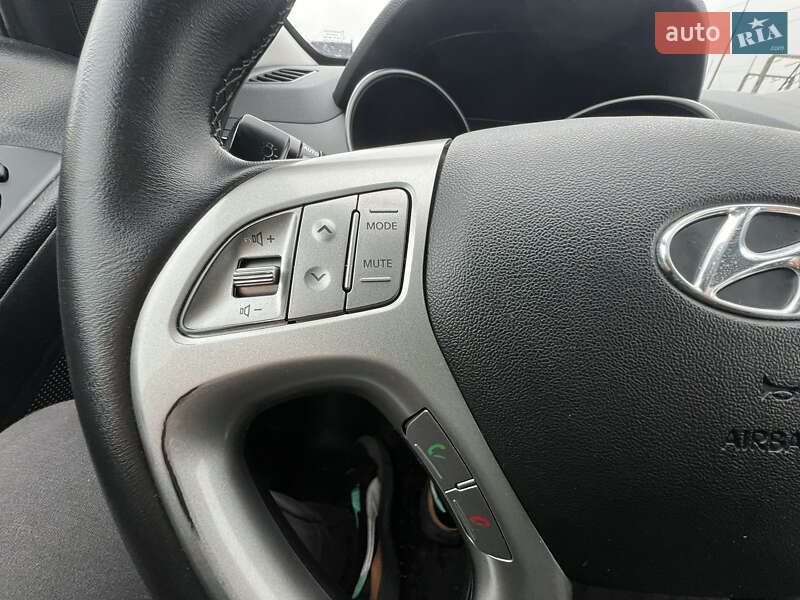 Внедорожник / Кроссовер Hyundai ix35 2011 в Луцке