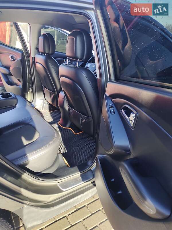 Внедорожник / Кроссовер Hyundai ix35 2010 в Ивано-Франковске фото 11 Внедорожник / Кроссовер Hyundai ix35 2010 в Ивано-Франковске