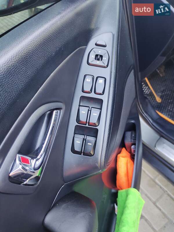 Внедорожник / Кроссовер Hyundai ix35 2010 в Ивано-Франковске фото 17 Внедорожник / Кроссовер Hyundai ix35 2010 в Ивано-Франковске