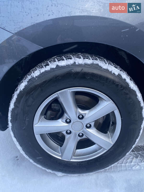 Внедорожник / Кроссовер Hyundai ix35 2011 в Чернигове