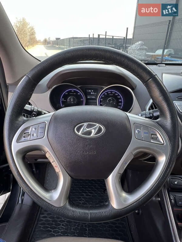 Позашляховик / Кросовер Hyundai ix35 2011 в Івано-Франківську