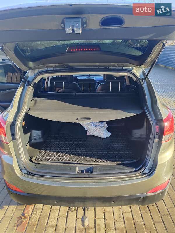 Позашляховик / Кросовер Hyundai ix35 2010 в Івано-Франківську