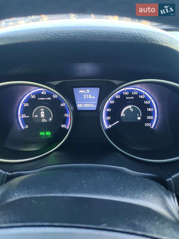 Позашляховик / Кросовер Hyundai ix35 2010 в Івано-Франківську