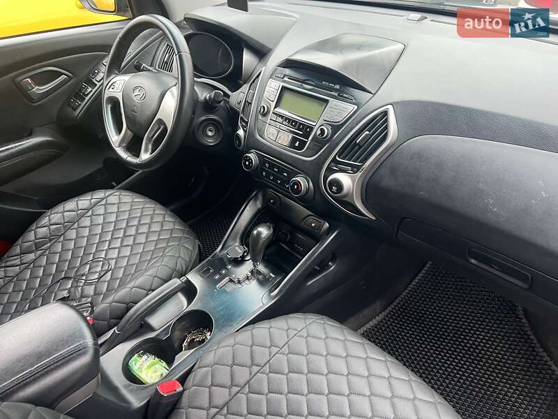 Позашляховик / Кросовер Hyundai ix35 2010 в Одесі
