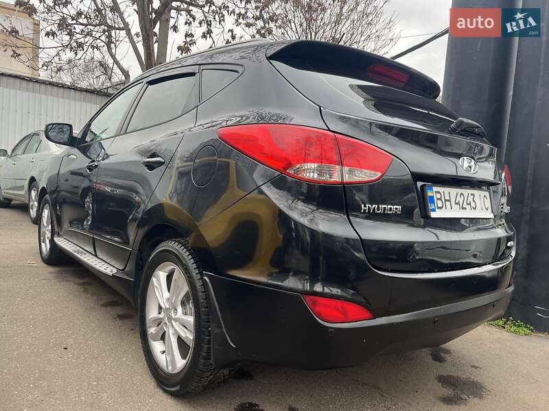 Позашляховик / Кросовер Hyundai ix35 2010 в Одесі