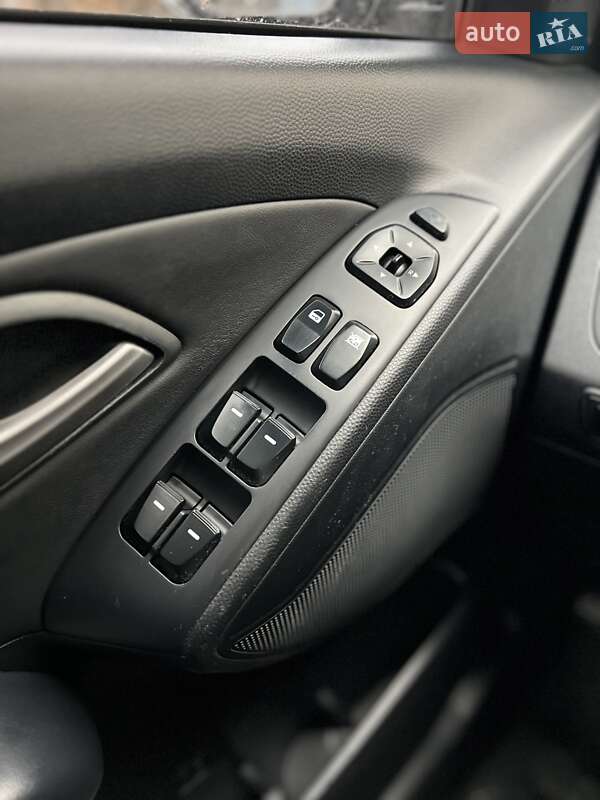 Внедорожник / Кроссовер Hyundai ix35 2011 в Львове