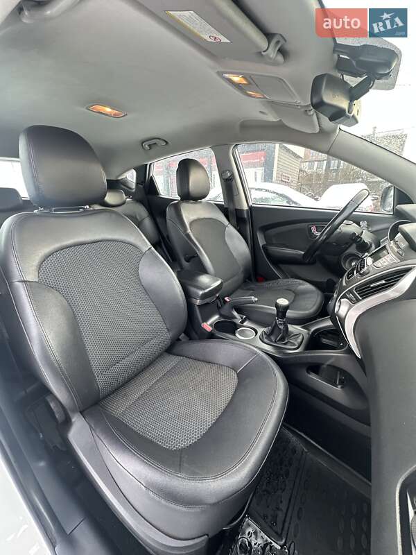 Внедорожник / Кроссовер Hyundai ix35 2013 в Белогородке