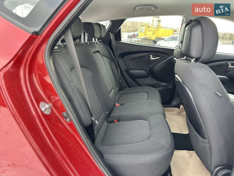 Позашляховик / Кросовер Hyundai ix35 2010 в Рівному